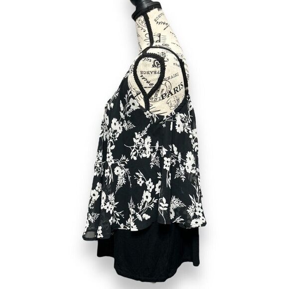 Torrid 2X Black White Floral V-Neck Tiered Strappy Camisole Sleeveless Flowy Top - Picture 7 of 9